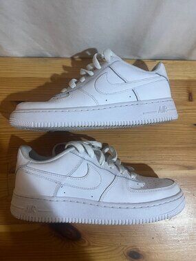 Nike Air Force 1 LE DH2920-111 Youth Triple White Size 5.5Y Used Good Condition